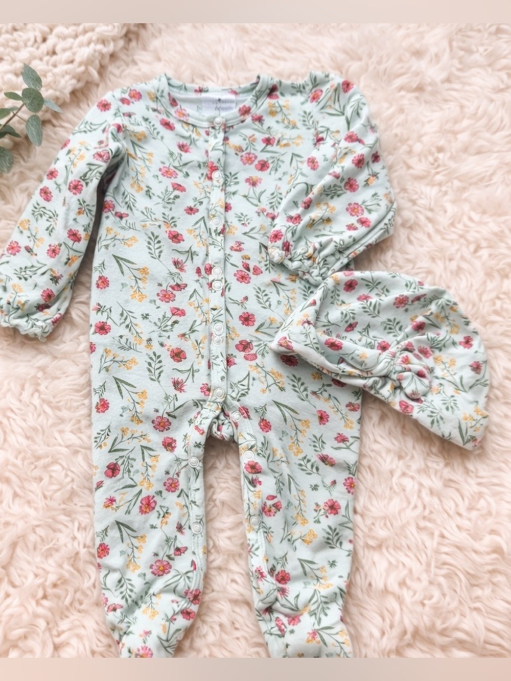 Laura Ashley Baby Floral Print 6-9M Button Up Sleeper with Matching Hat